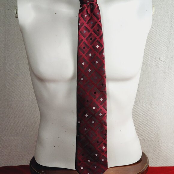 Van Heusen Red Black Gray White Box Geo Color Change Design Poly Hand Made Tie - Picture 4 of 16